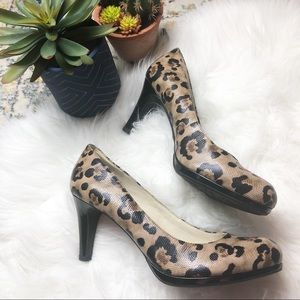 Leather naturalized N5 comfort pumps leapord print